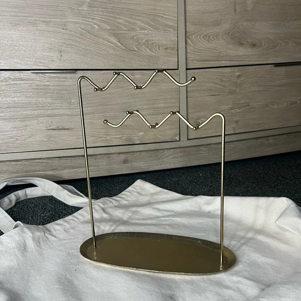 URBAN OUTFITTERS Gold-Hammered Metal Alula Jewelry Stand Catch-All Dish Zig-Zag
